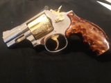 Altın Kaplamalı İşlemeli Smith Wesson Toplu